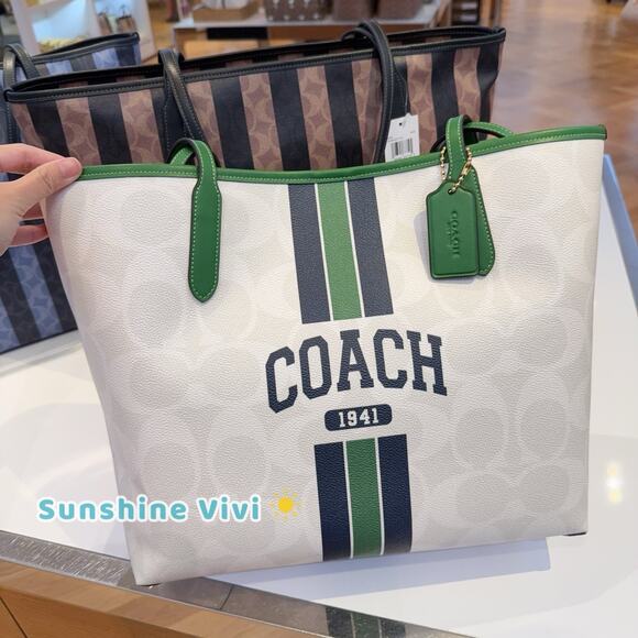 NWT COACH City Tote Bag Signature Canvas With Coach Graphic CBI79 Chalk/Kelly